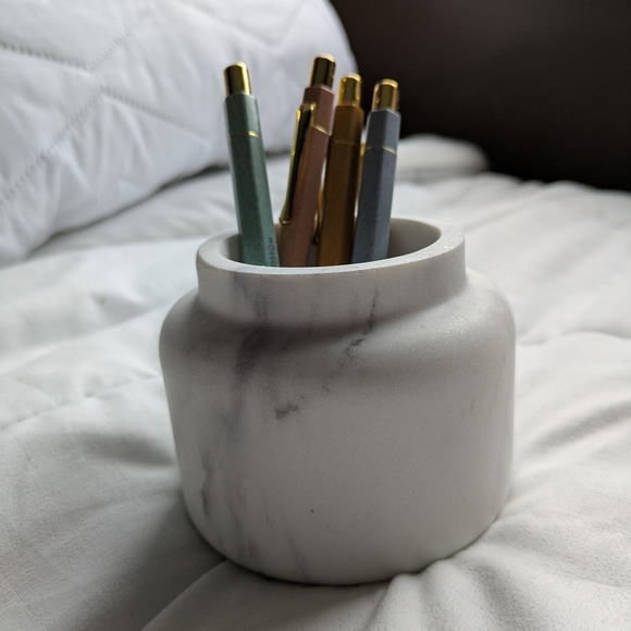 White Marble Short Jar Everhome - Picture 3 of 10